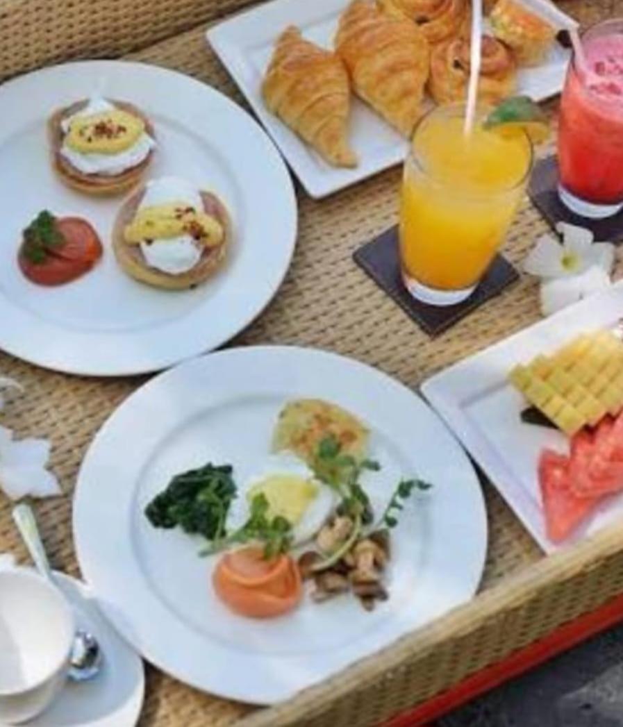 Pasir Putih Resort & Resto Maluk ภายนอก รูปภาพ
