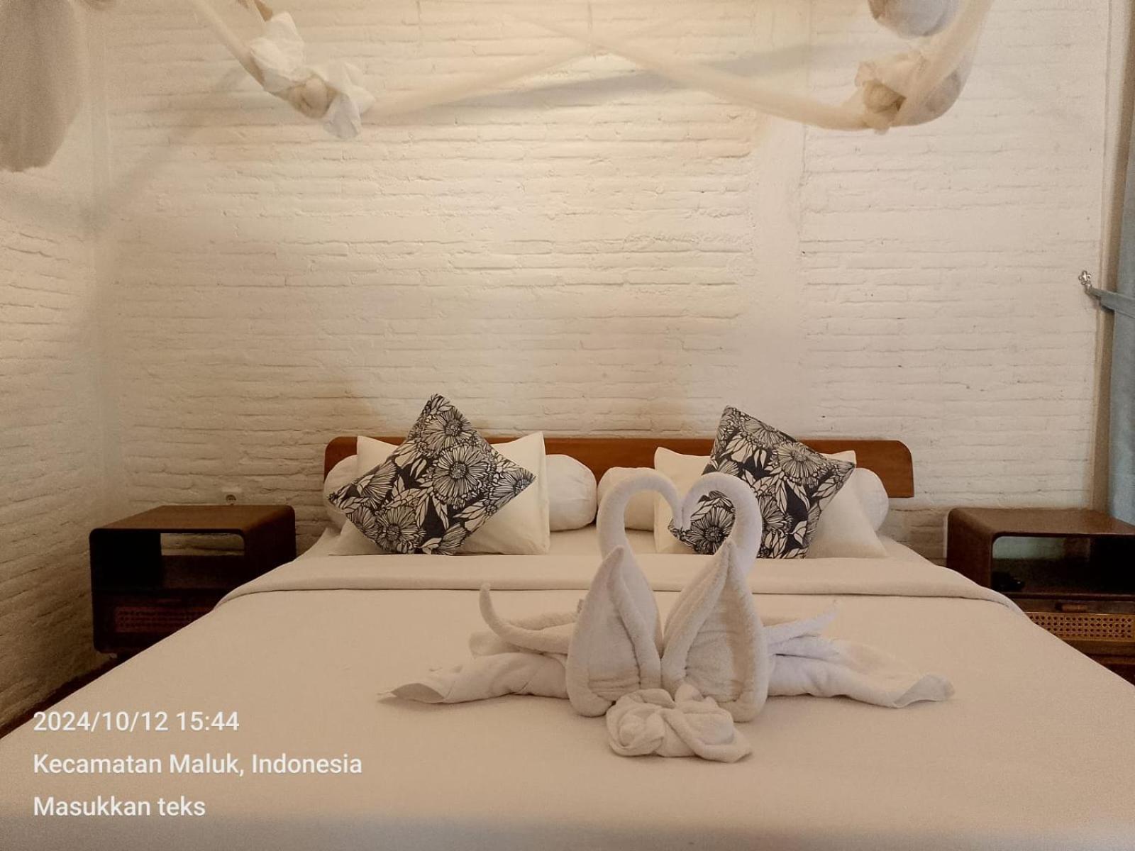 Pasir Putih Resort & Resto Maluk ภายนอก รูปภาพ