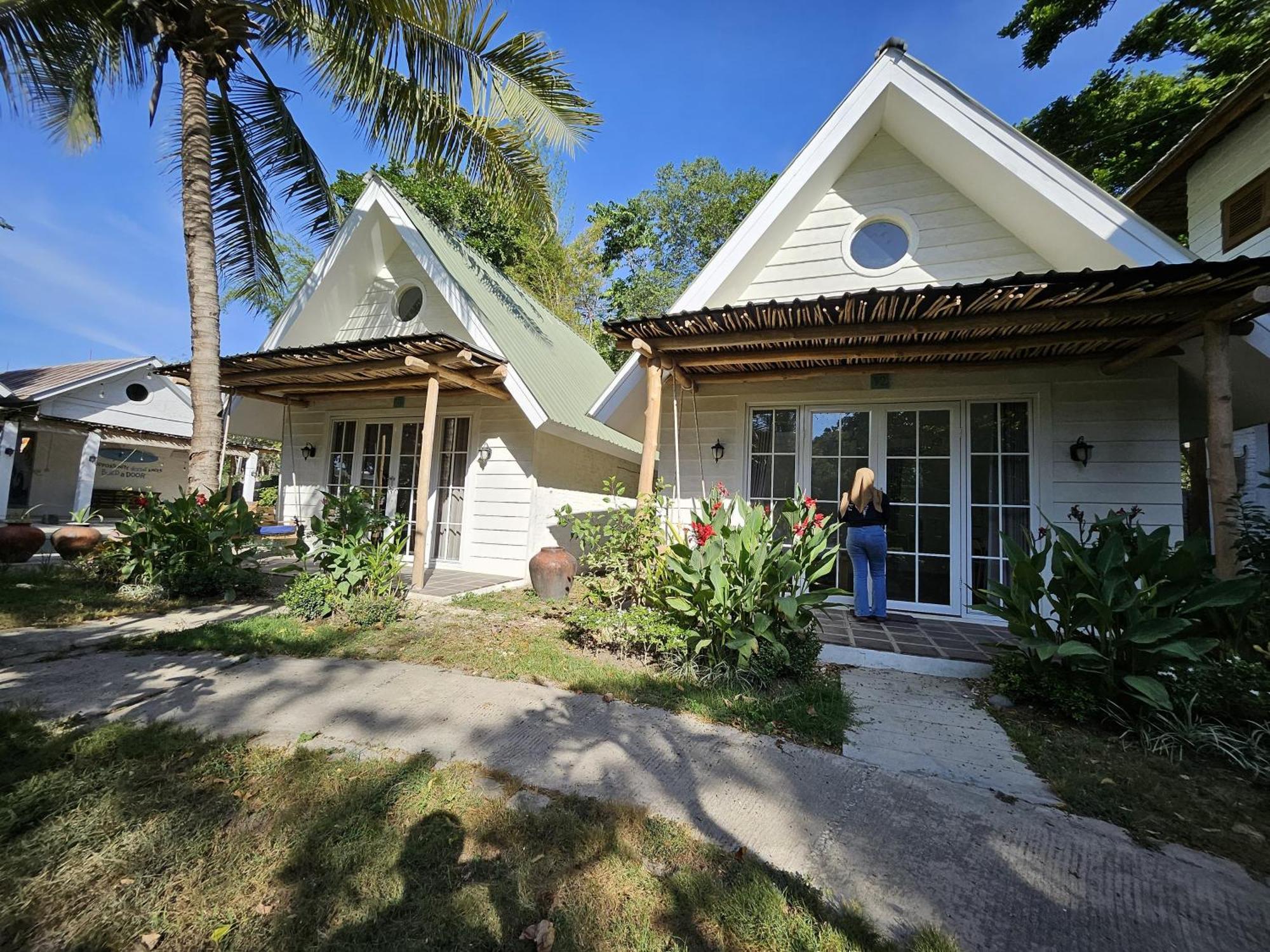 Pasir Putih Resort & Resto Maluk ภายนอก รูปภาพ