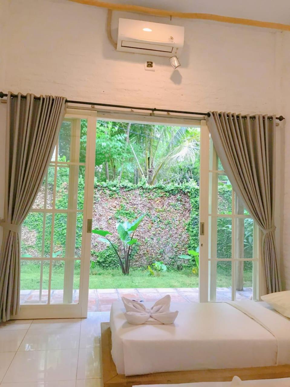 Pasir Putih Resort & Resto Maluk ภายนอก รูปภาพ